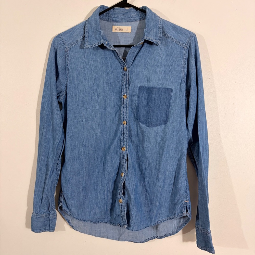 Hollister Chambray Button Down Shirt Womens Small Blue Denim Top